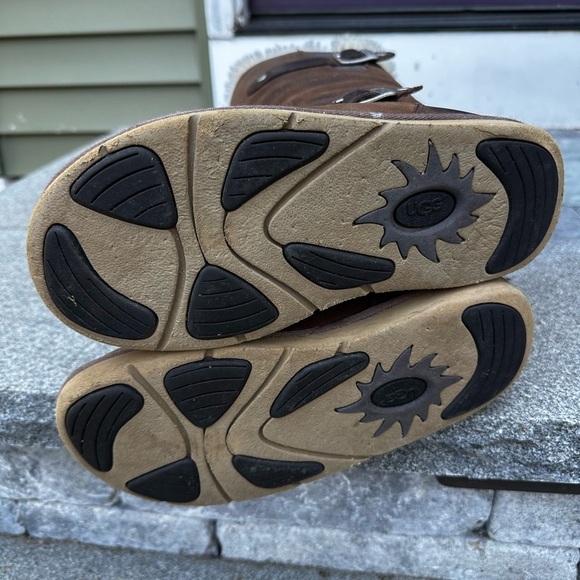 UGG Australia Kensington Brown Leather Boots with Shearling Lining - Picture 6 of 10